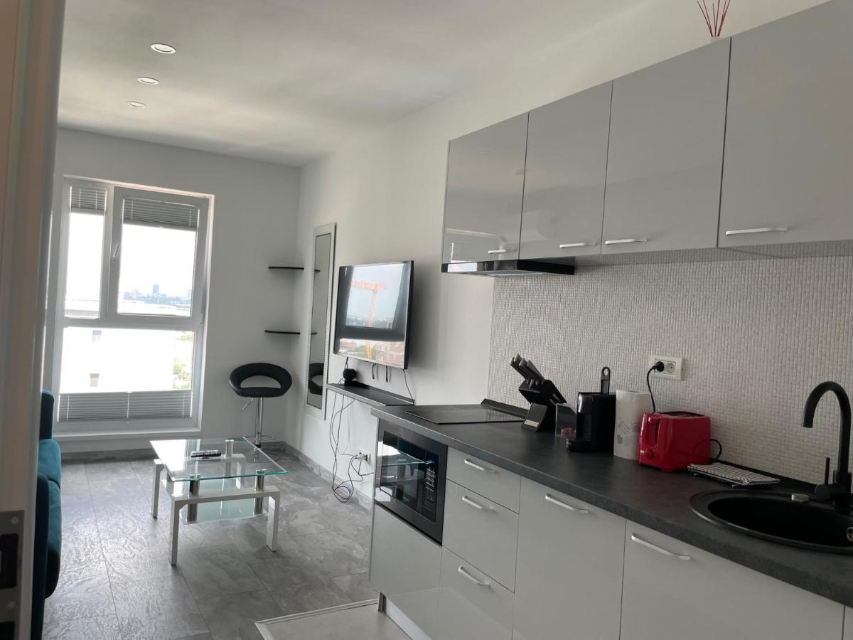 Cozy 2-Room Penthouse Lakeview W14 Букурещ Екстериор снимка